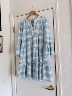 Faherty Pale Blue & White Washed Linen Tunic
